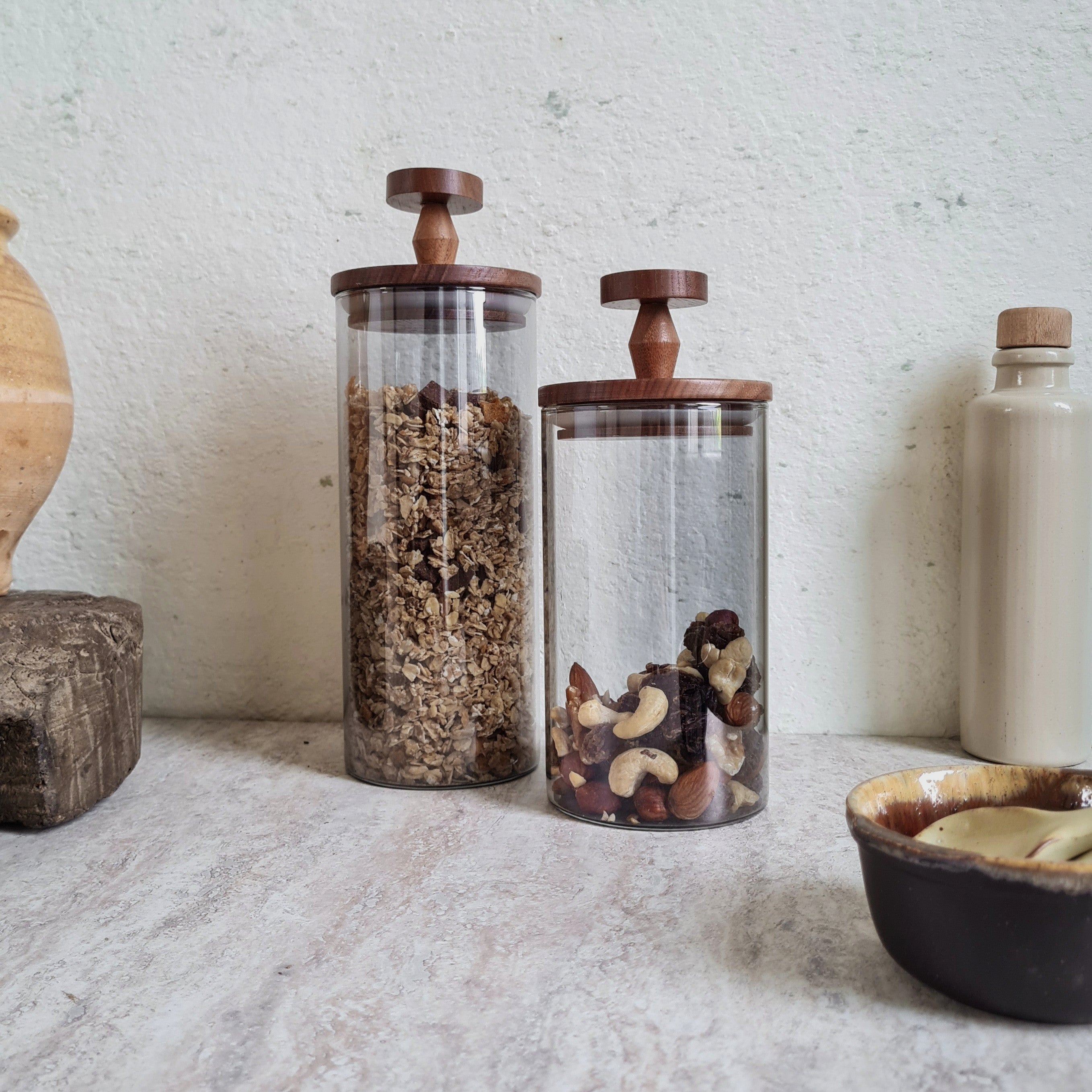 Bocaux verre fumé et bois de noyer - Allure