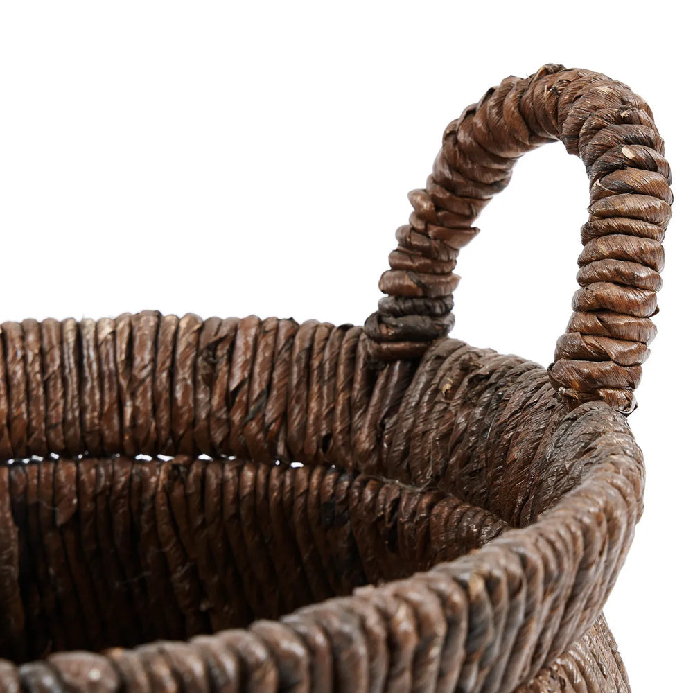 Panier artisanal en feuille de bananier